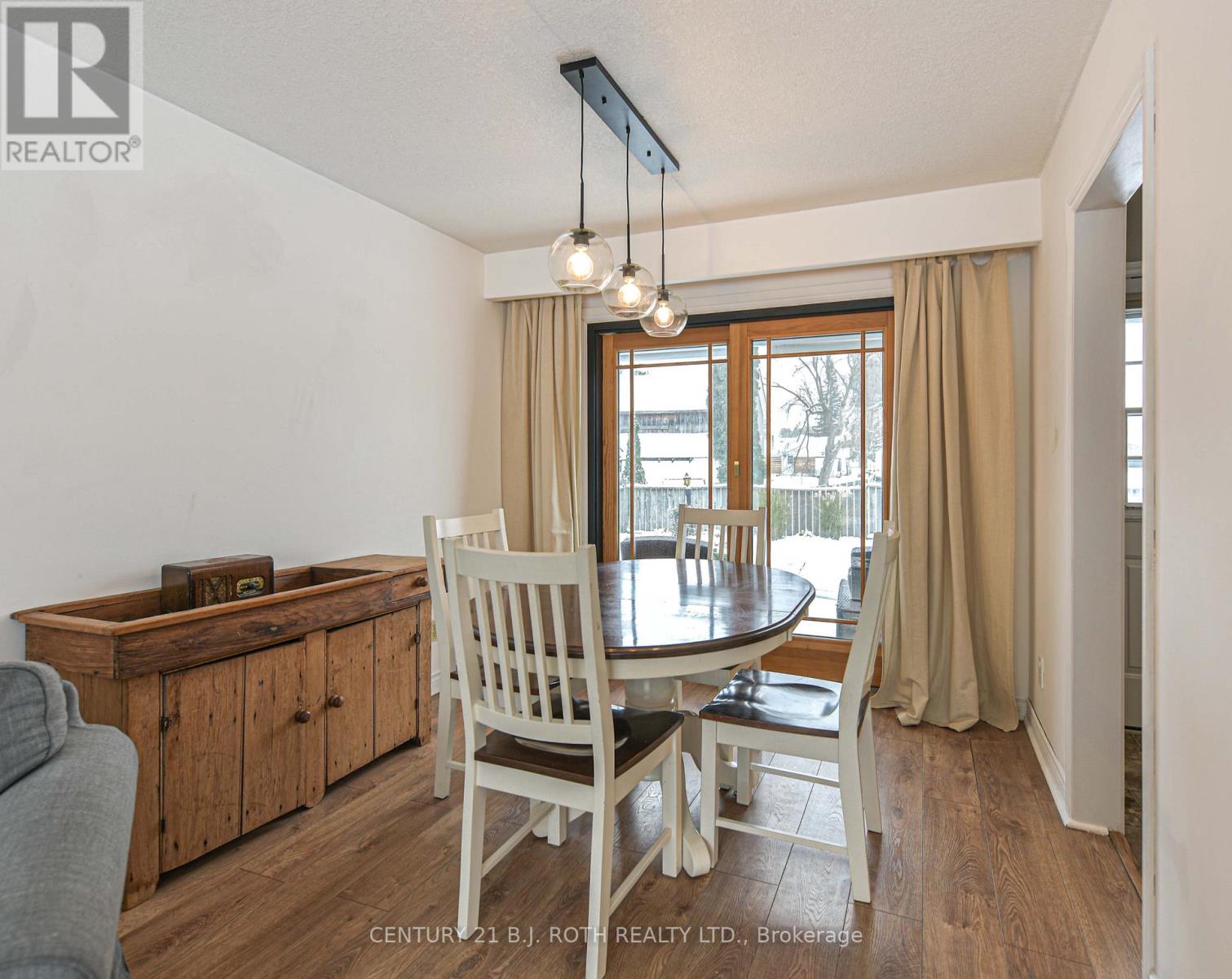 201 Point Street, Clearview, Ontario  L0M 1S0 - Photo 5 - S12544038