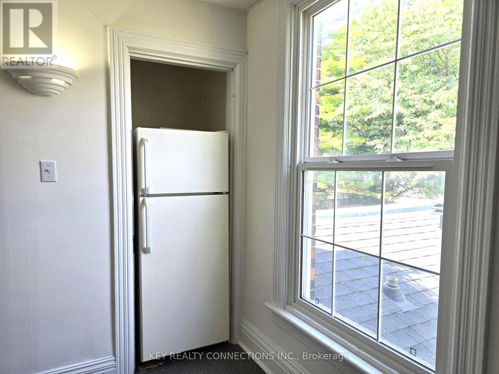 208 King Street E, Kingston, Ontario  K7L 3A4 - Photo 37 - X12544028