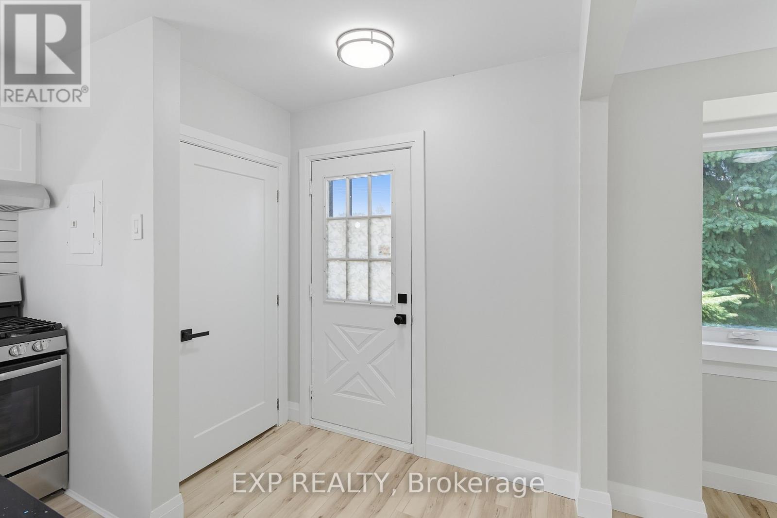 397 East 28th Street, Hamilton, Ontario  L8V 3J9 - Photo 2 - X12544060