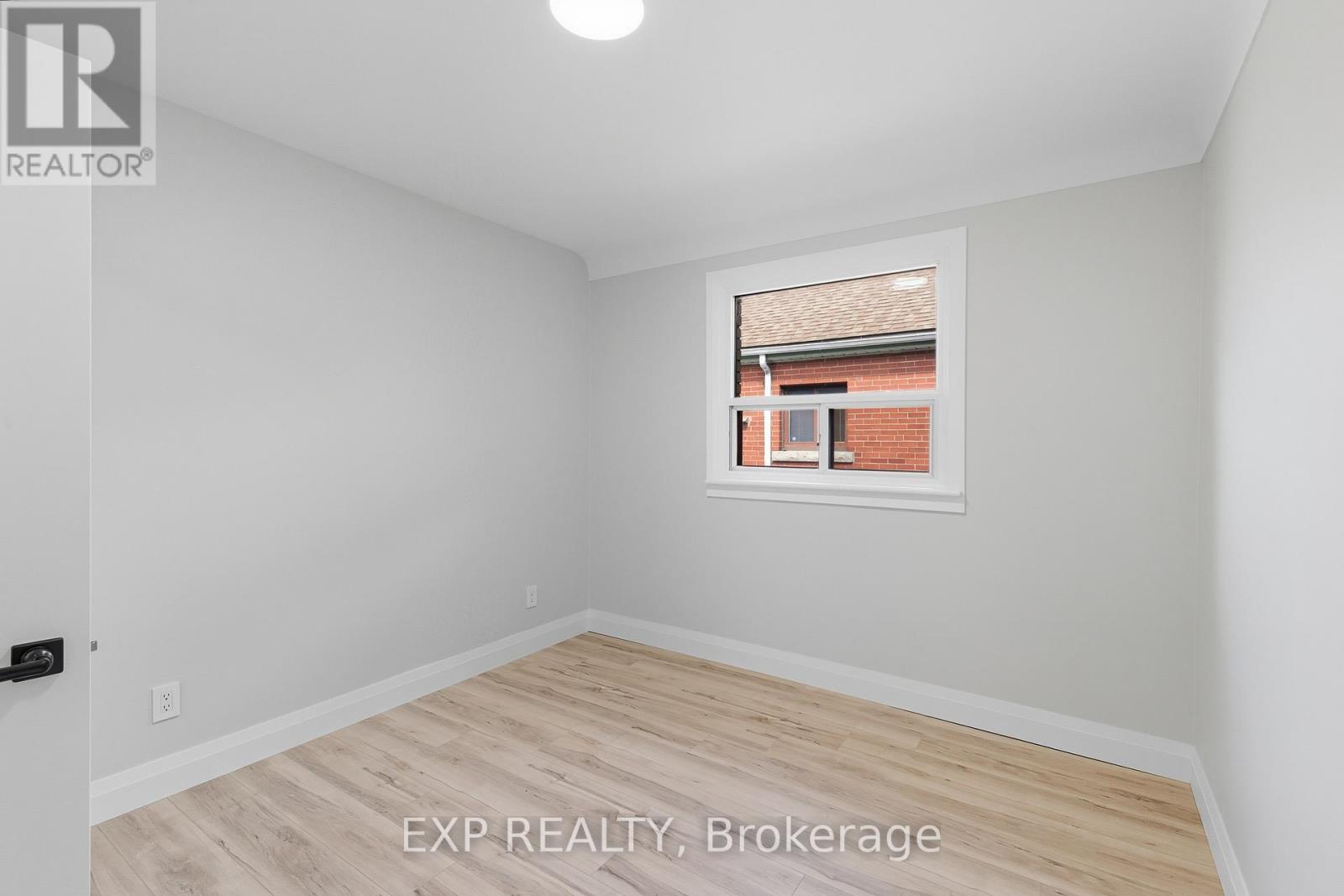 397 East 28th Street, Hamilton, Ontario  L8V 3J9 - Photo 9 - X12544060