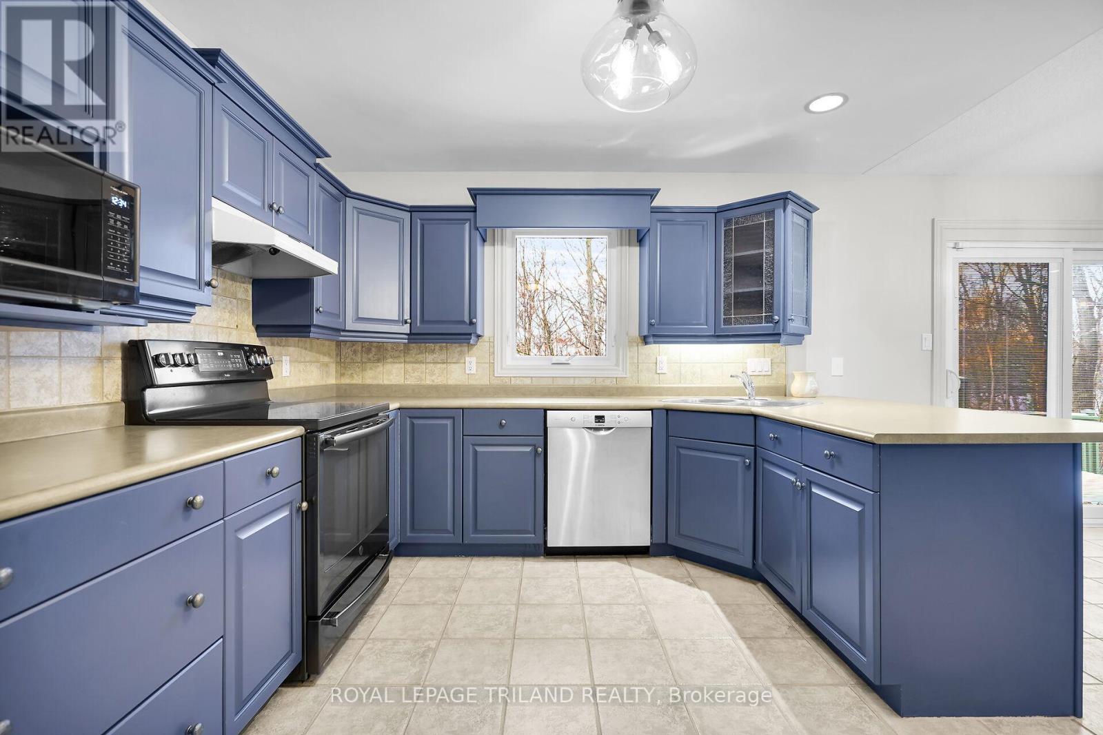 36 Thorman Terrace, St. Thomas, Ontario  N5P 4H9 - Photo 13 - X12544072