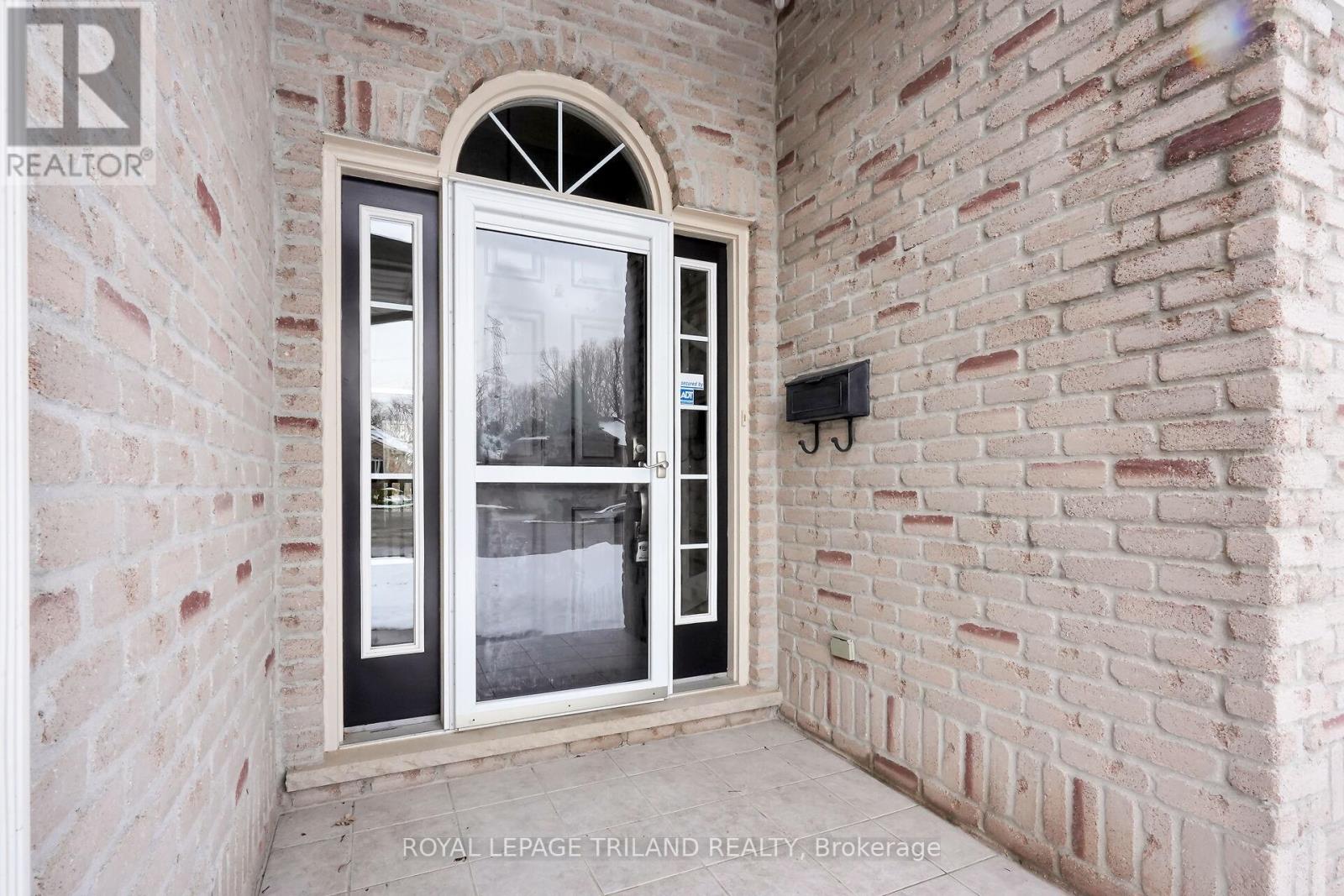 36 Thorman Terrace, St. Thomas, Ontario  N5P 4H9 - Photo 2 - X12544072