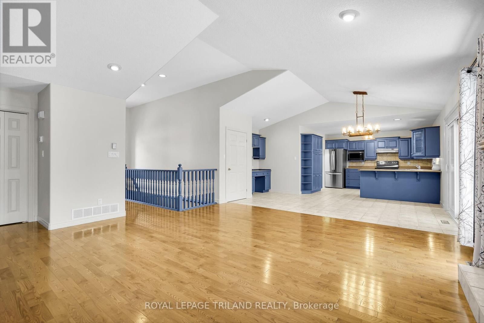 36 Thorman Terrace, St. Thomas, Ontario  N5P 4H9 - Photo 9 - X12544072