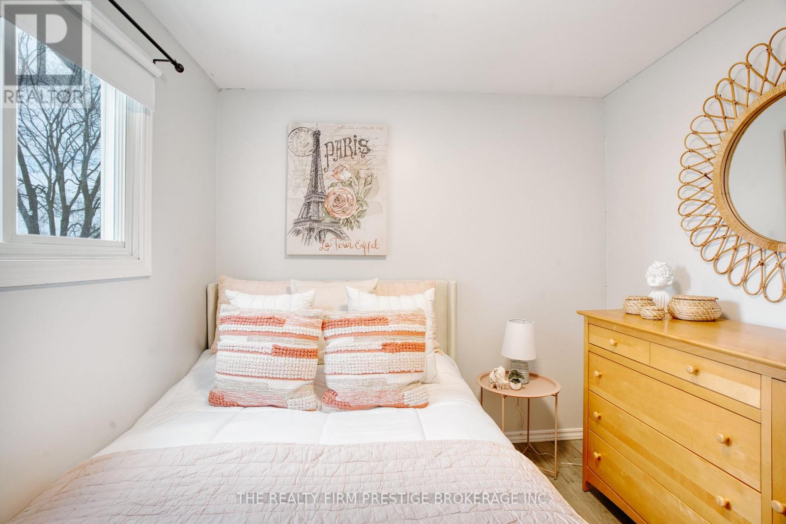 5 Sasha Crescent, London South, Ontario N6E 2M4 - Photo 13 - X12544082