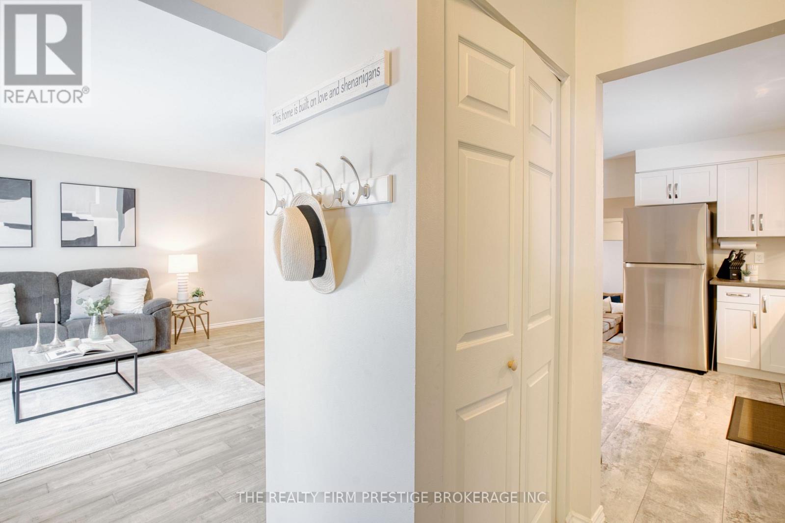 5 Sasha Crescent, London South, Ontario N6E 2M4 - Photo 3 - X12544082