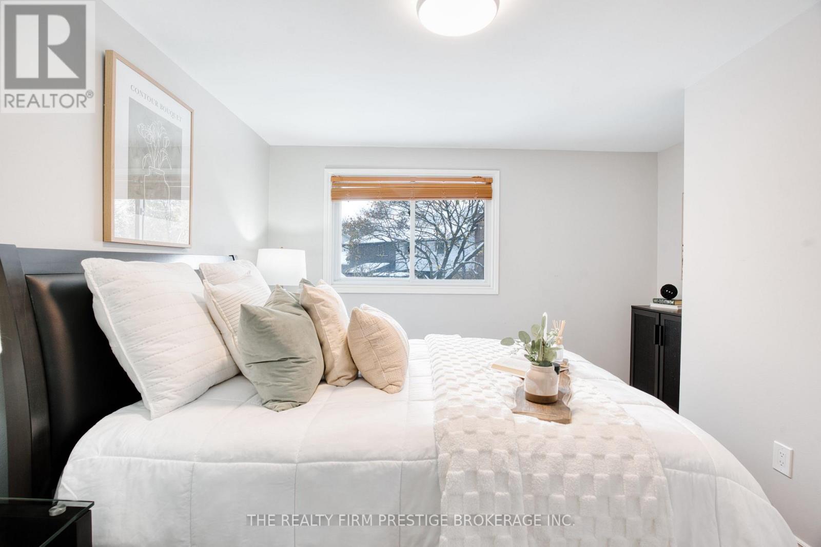 5 Sasha Crescent, London South, Ontario N6E 2M4 - Photo 4 - X12544082