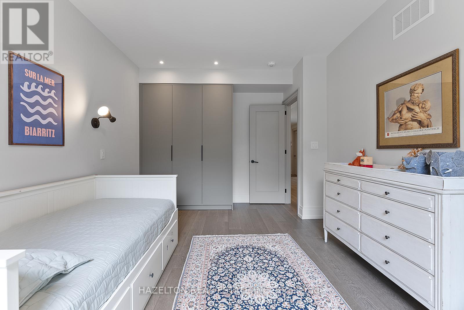 35 Worthington Crescent, Toronto, Ontario  M6S 3P5 - Photo 15 - W12428121