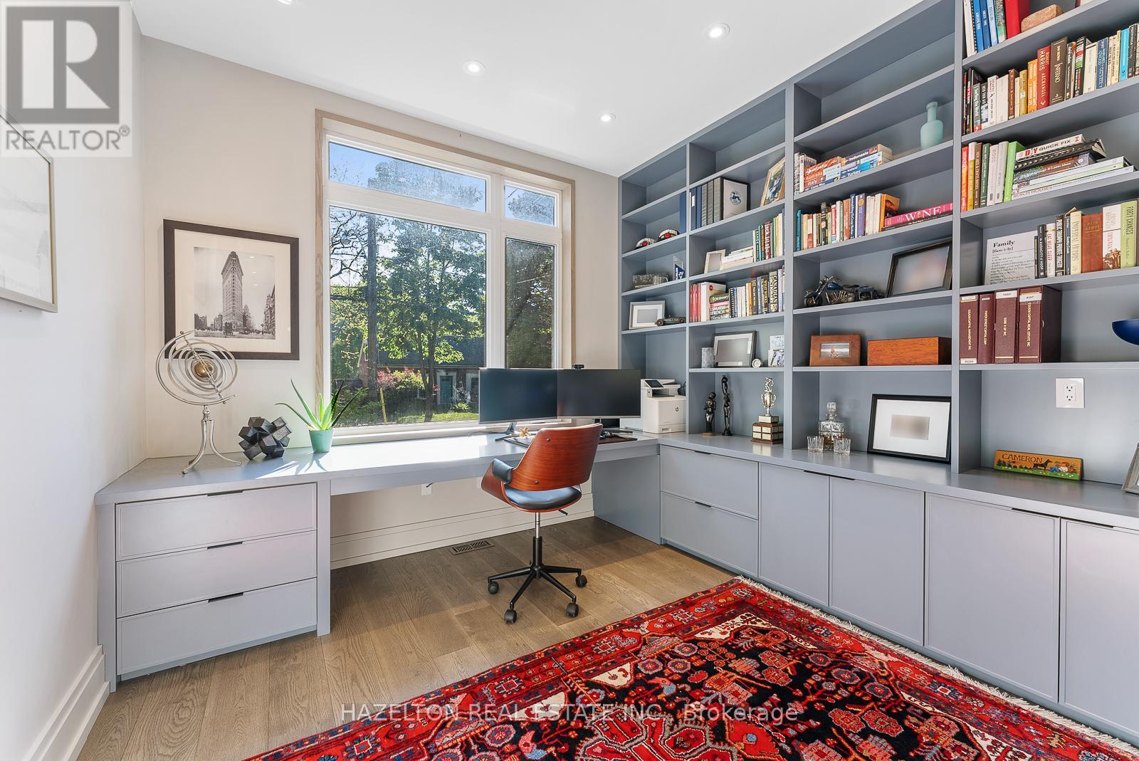 35 Worthington Crescent, Toronto, Ontario  M6S 3P5 - Photo 10 - W12428121