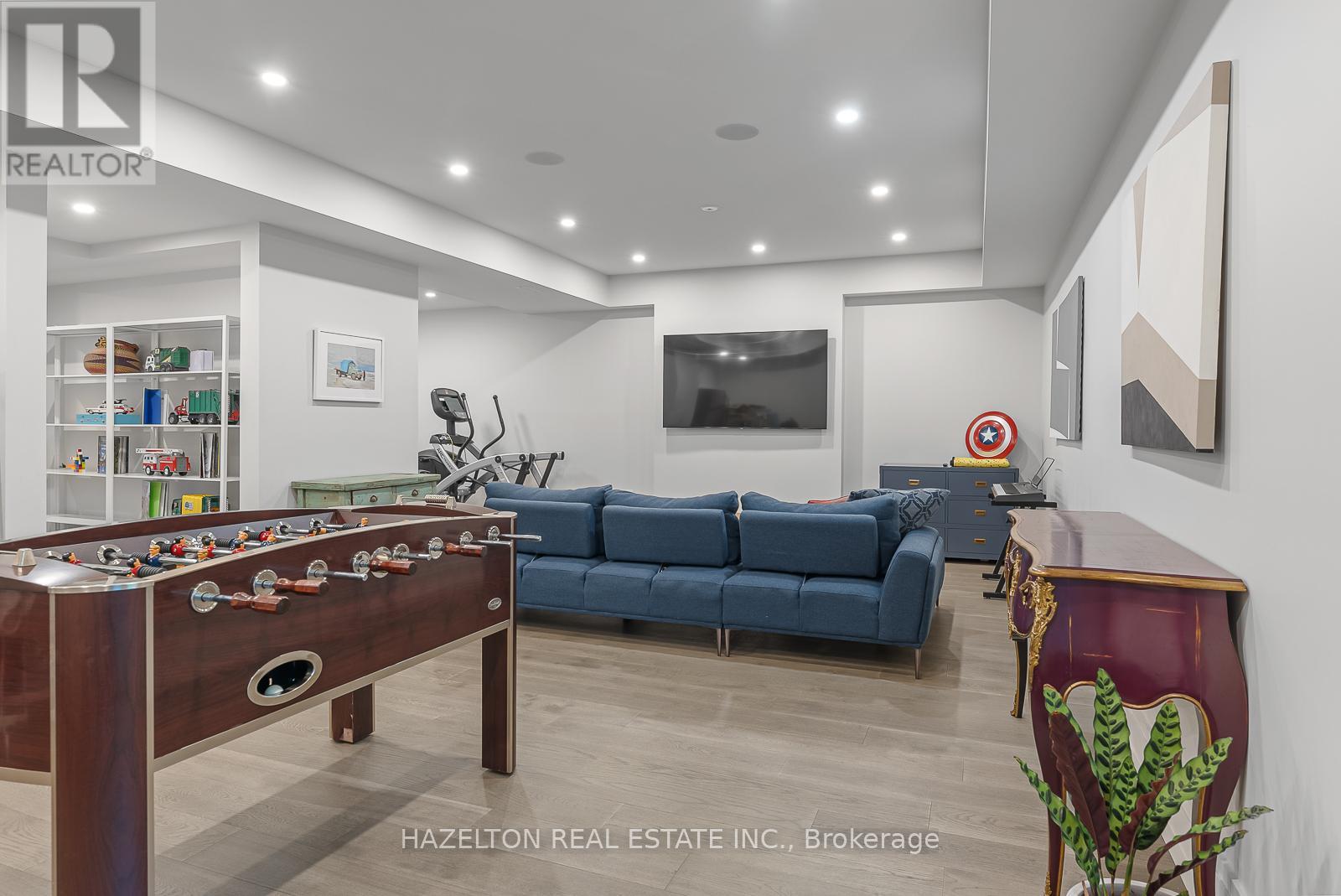 35 Worthington Crescent, Toronto, Ontario  M6S 3P5 - Photo 31 - W12428121