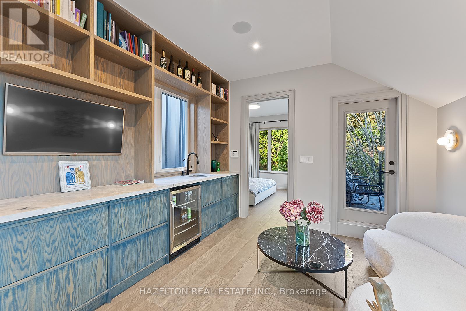 35 Worthington Crescent, Toronto, Ontario  M6S 3P5 - Photo 26 - W12428121