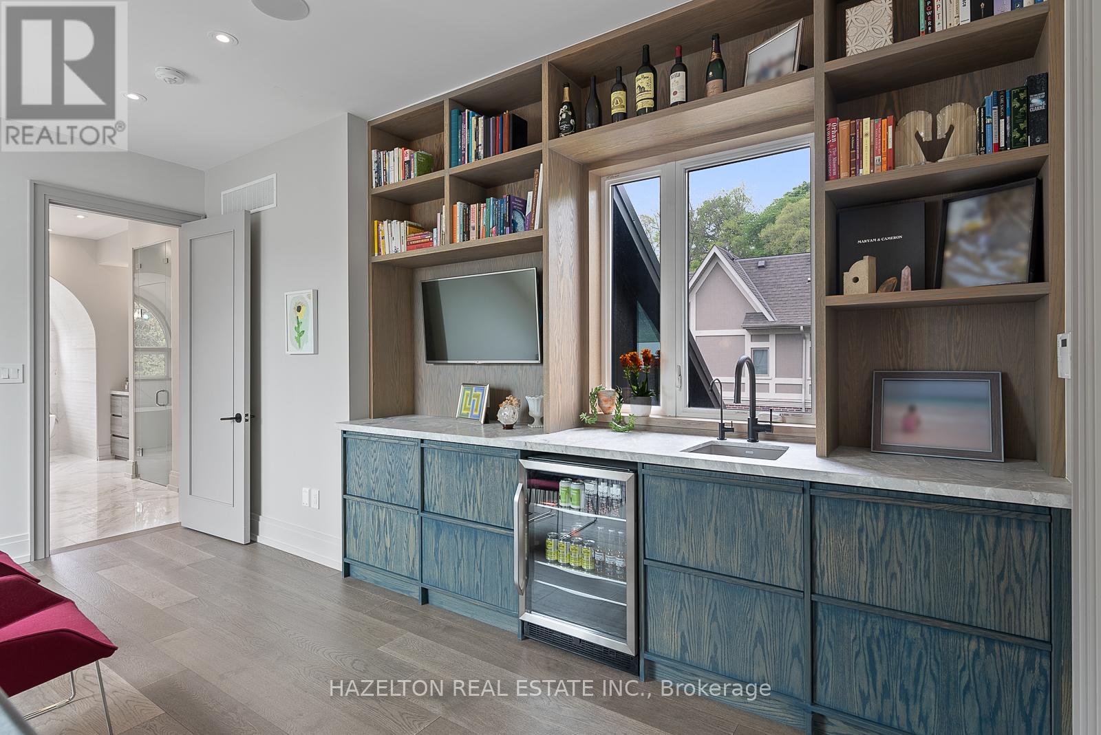 35 Worthington Crescent, Toronto, Ontario  M6S 3P5 - Photo 25 - W12428121