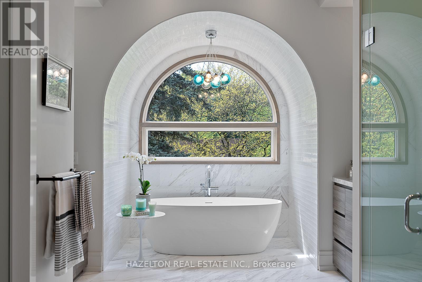 35 Worthington Crescent, Toronto, Ontario  M6S 3P5 - Photo 27 - W12428121