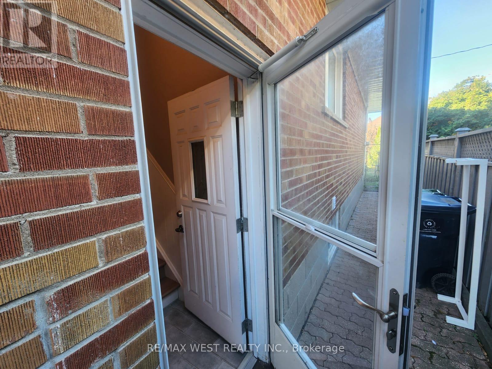 Basement - 44 Landron Crescent, Toronto, Ontario  M9P 1K7 - Photo 2 - W12541262