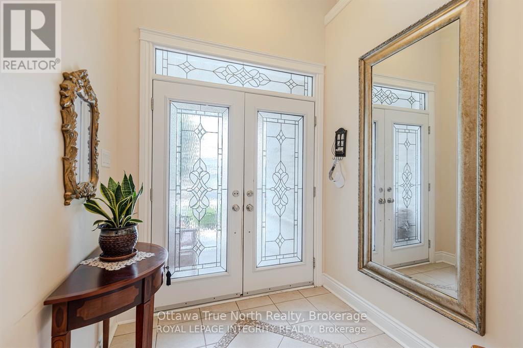 313 Eckerson Avenue, Ottawa, Ontario  K2S 0K8 - Photo 4 - X12464787