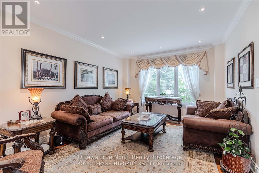 313 Eckerson Avenue, Ottawa, Ontario  K2S 0K8 - Photo 6 - X12464787