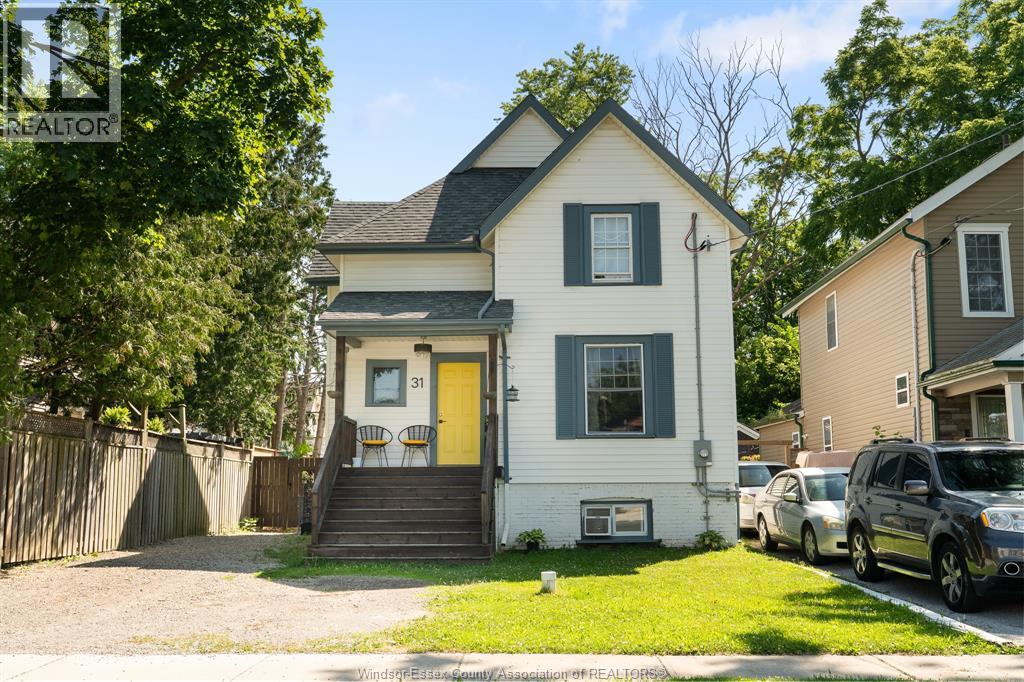MLS# 25028610: 31 Adelaide STREET North, Chatham, Canada