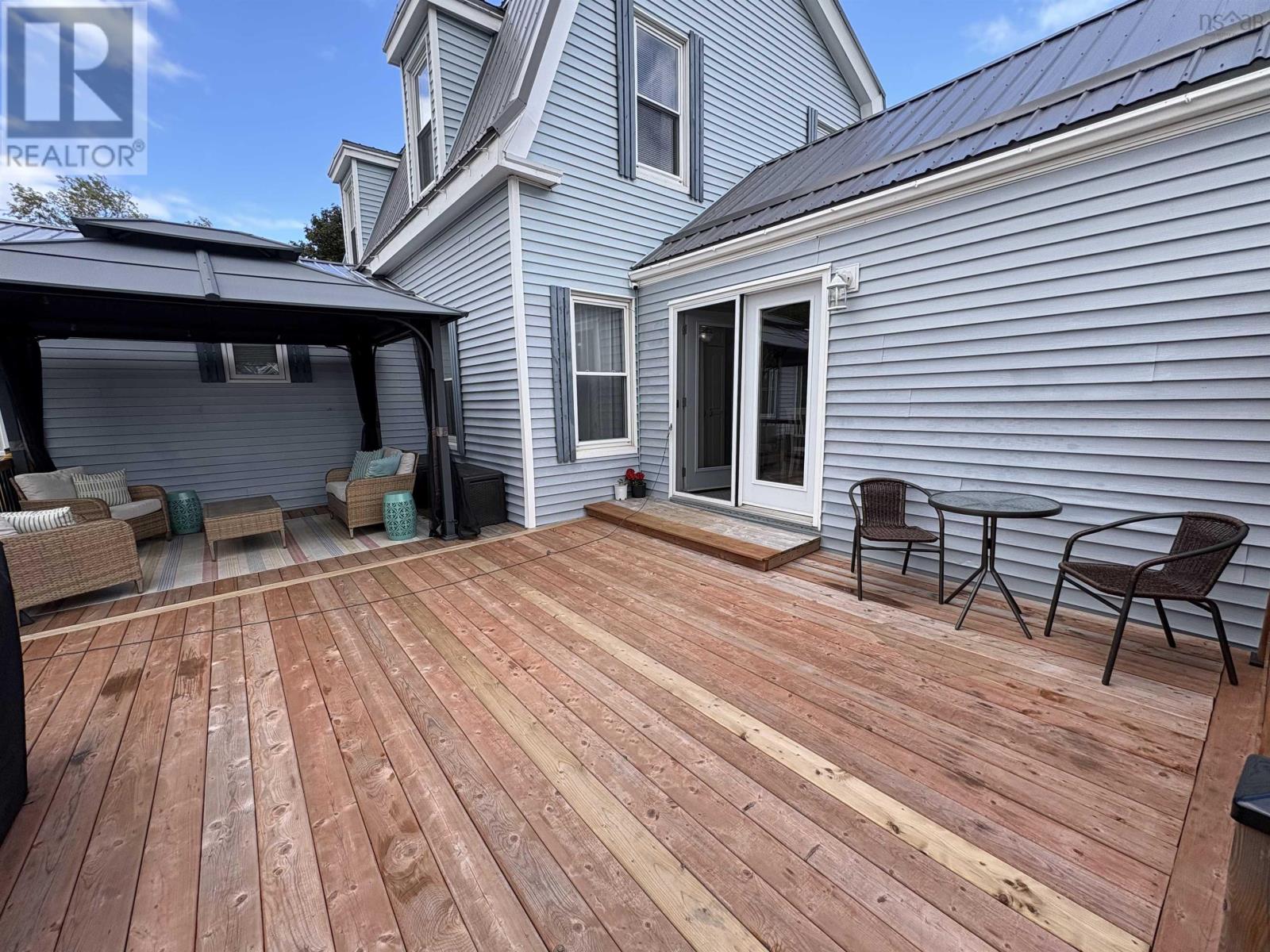 21 Oak Street, Pictou, Nova Scotia  B0K 1H0 - Photo 4 - 202524232