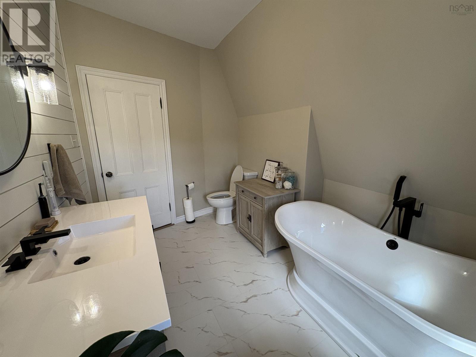 21 Oak Street, Pictou, Nova Scotia  B0K 1H0 - Photo 46 - 202524232