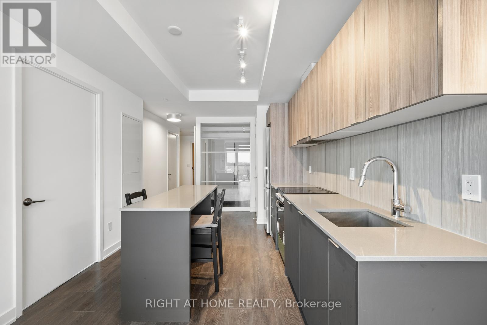 607 - 8 Tippett Road, Toronto, Ontario  M3H 0E7 - Photo 6 - C12544068