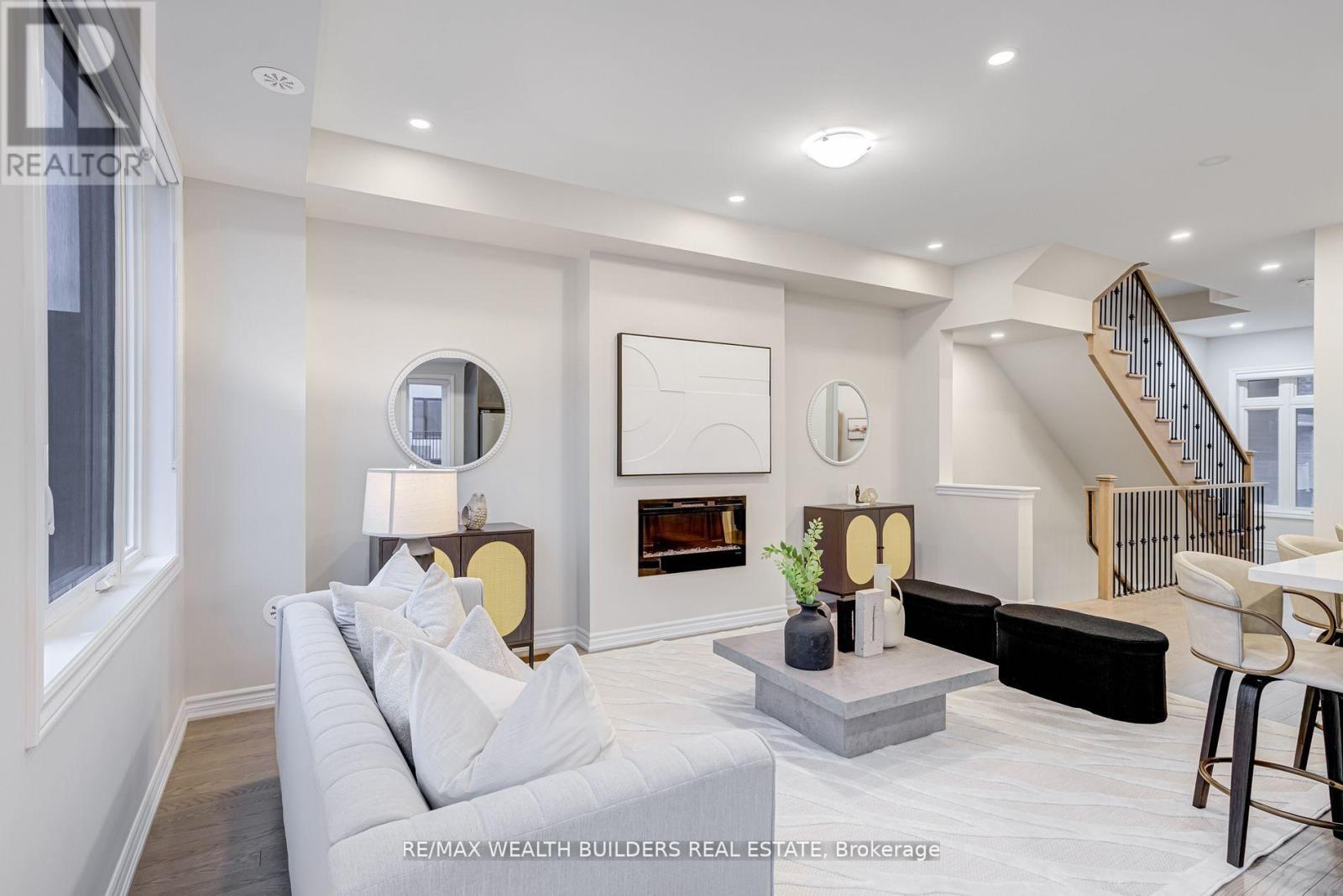 31 William Shearn Crescent, Markham, Ontario  L6C 3J3 - Photo 10 - N12544096