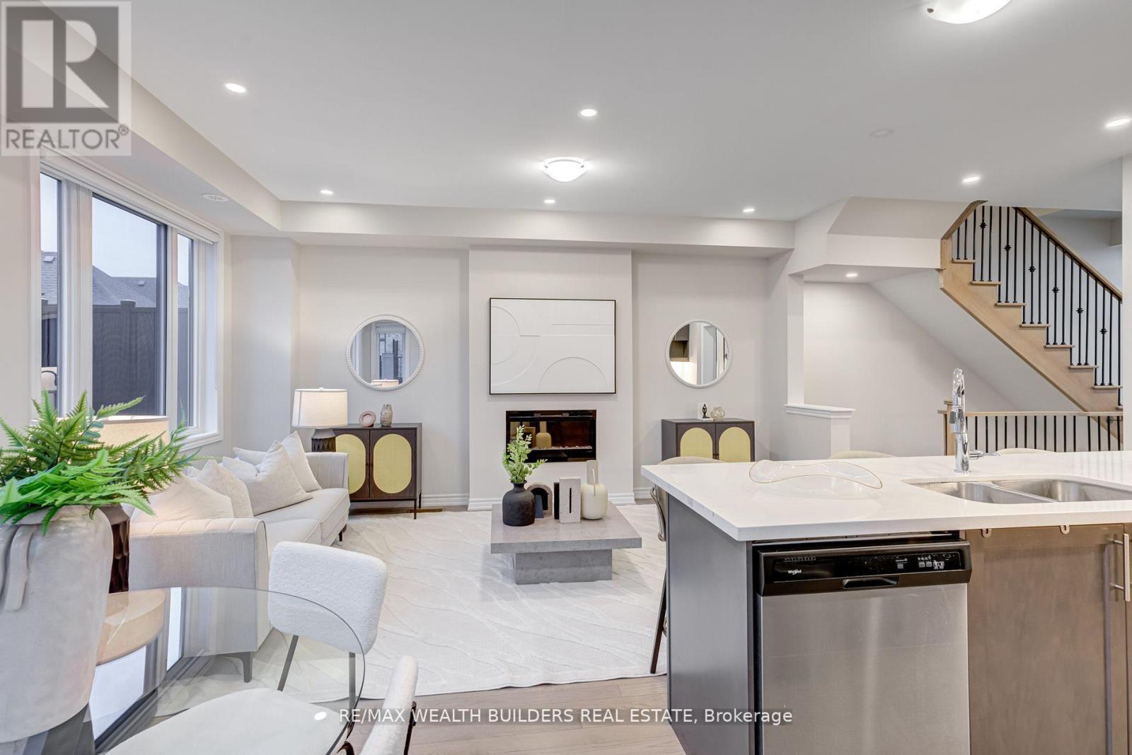 31 William Shearn Crescent, Markham, Ontario  L6C 3J3 - Photo 11 - N12544096