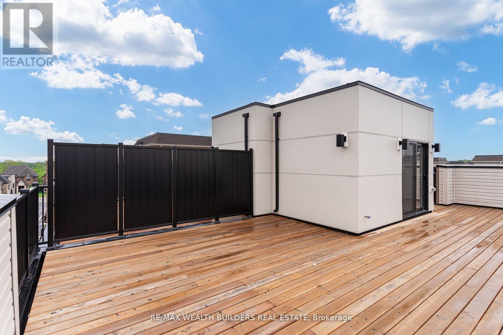 31 William Shearn Crescent, Markham, Ontario  L6C 3J3 - Photo 39 - N12544096