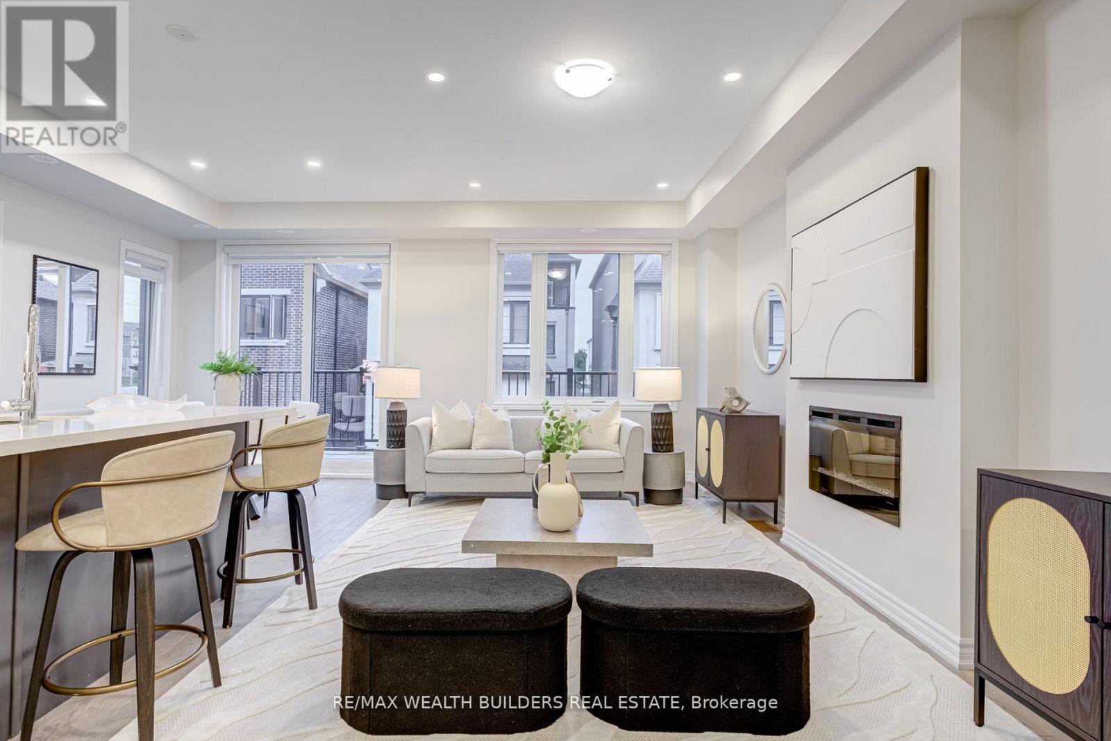 31 William Shearn Crescent, Markham, Ontario  L6C 3J3 - Photo 4 - N12544096