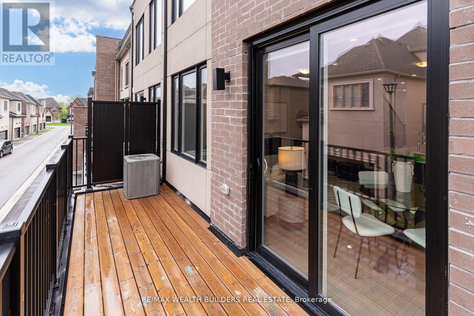 31 William Shearn Crescent, Markham, Ontario  L6C 3J3 - Photo 43 - N12544096