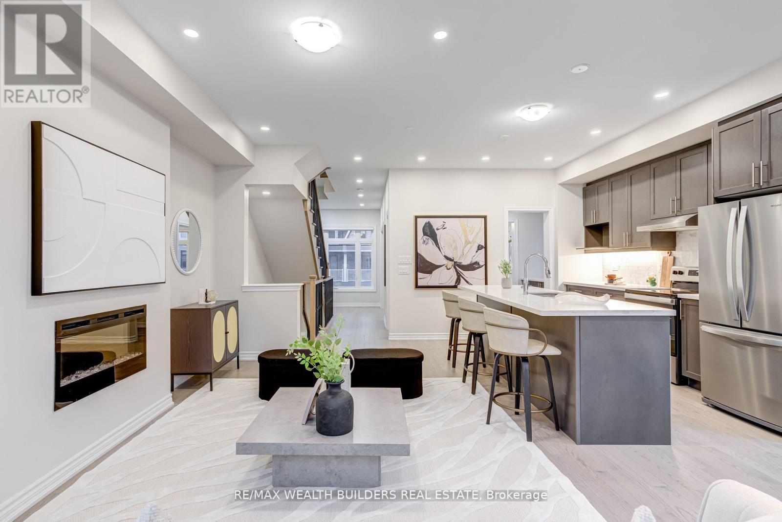 31 William Shearn Crescent, Markham, Ontario  L6C 3J3 - Photo 5 - N12544096