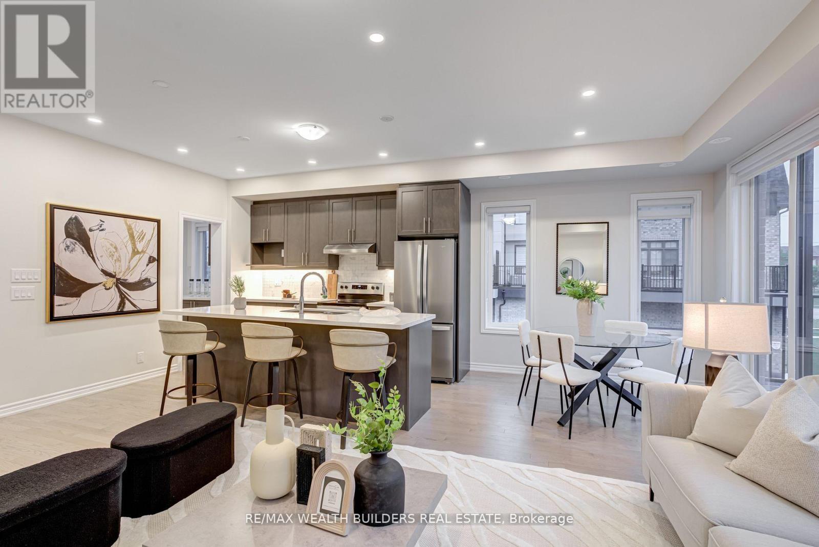 31 William Shearn Crescent, Markham, Ontario  L6C 3J3 - Photo 7 - N12544096