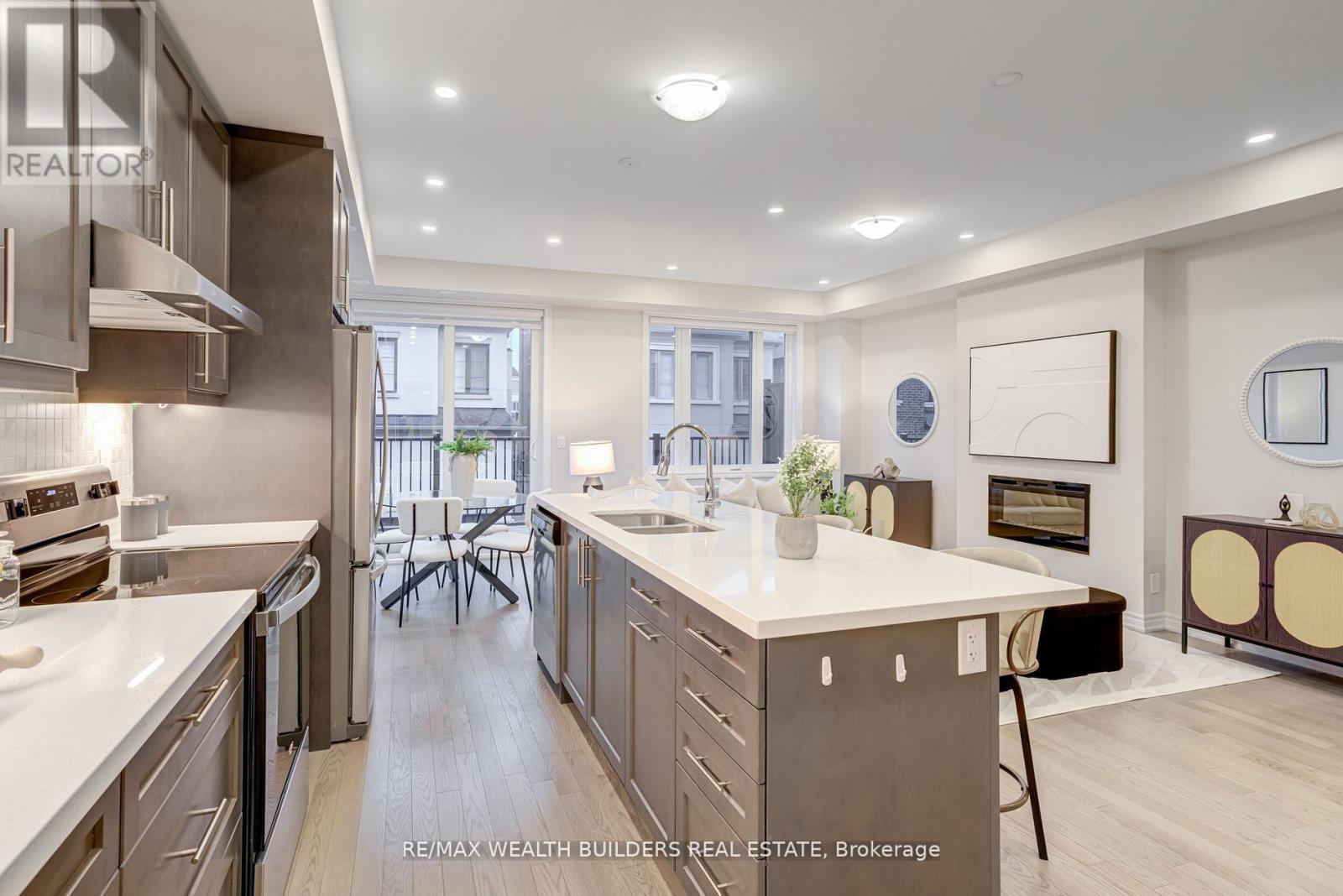 31 William Shearn Crescent, Markham, Ontario  L6C 3J3 - Photo 9 - N12544096