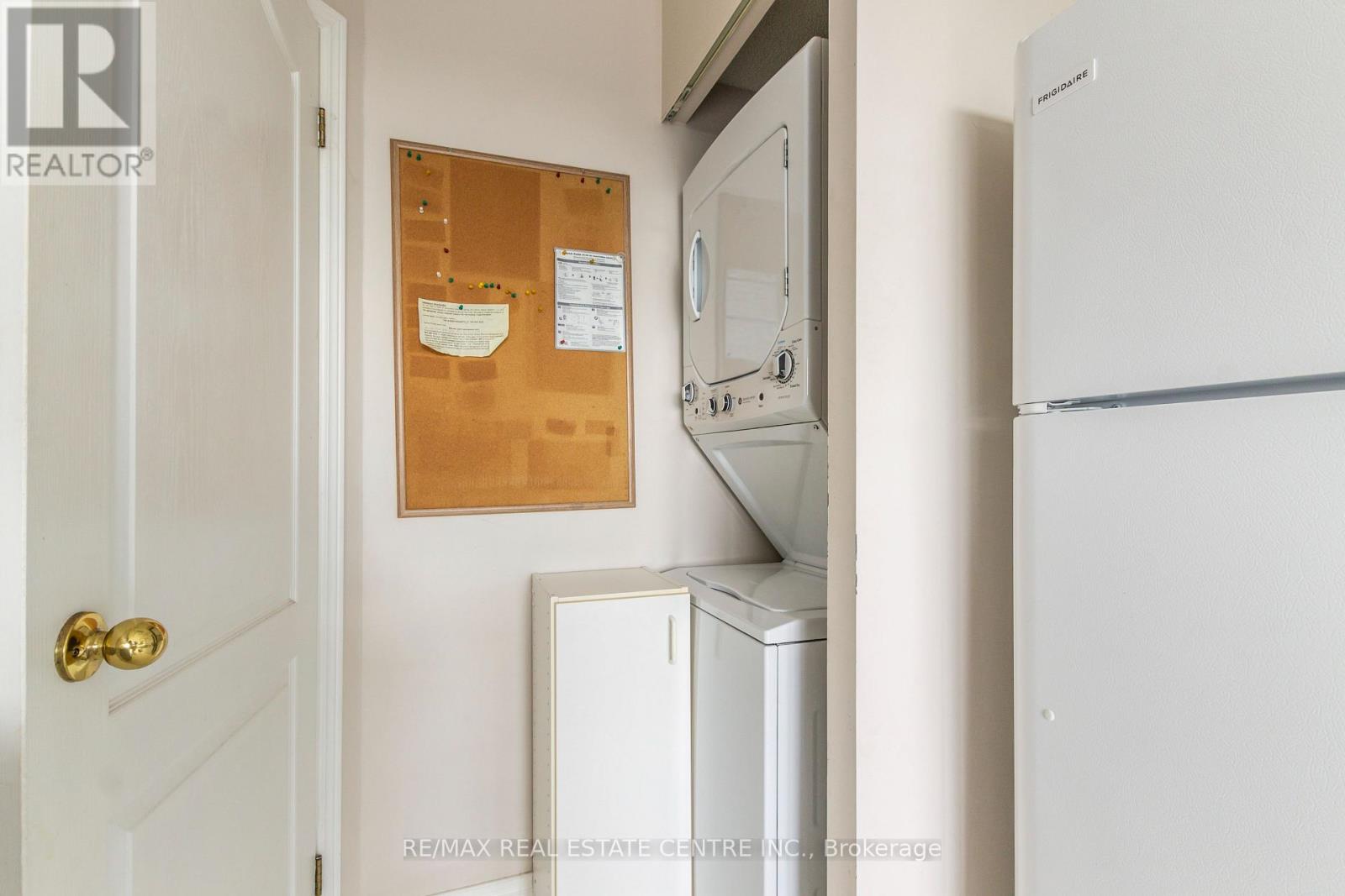 1109 - 100 Millside Drive, Milton, Ontario  L9T 5E2 - Photo 11 - W12544074