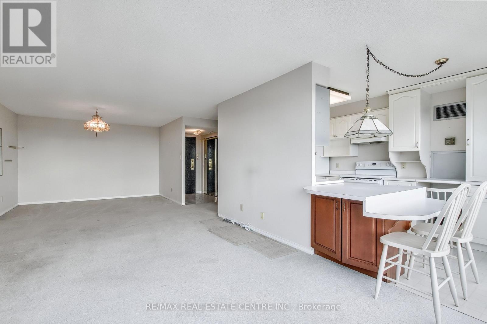 1109 - 100 Millside Drive, Milton, Ontario  L9T 5E2 - Photo 12 - W12544074