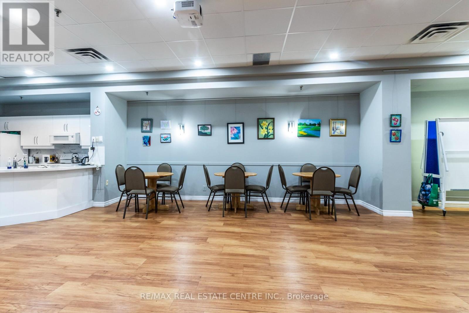 1109 - 100 Millside Drive, Milton, Ontario  L9T 5E2 - Photo 34 - W12544074