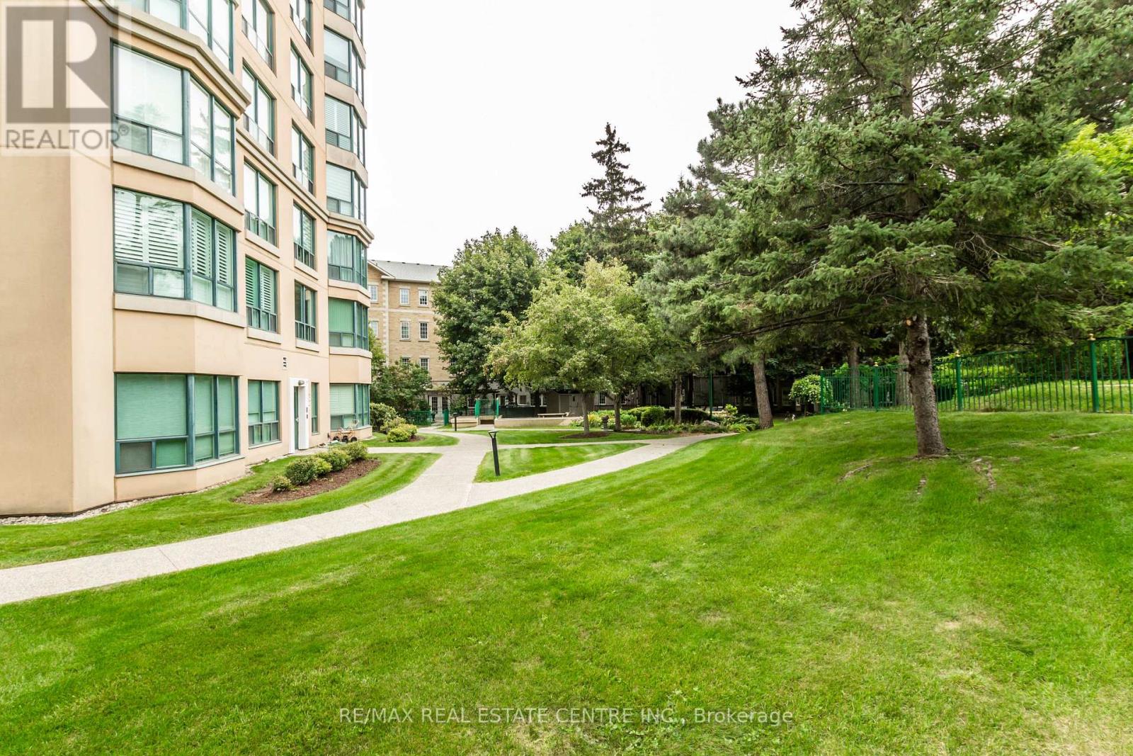 1109 - 100 Millside Drive, Milton, Ontario  L9T 5E2 - Photo 41 - W12544074