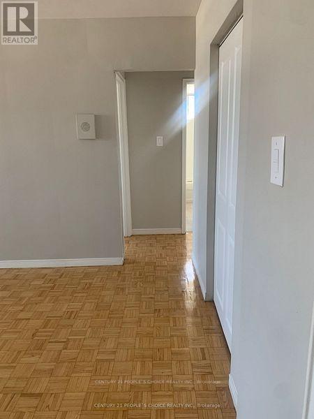 307 - 30 Speers Road, Oakville, Ontario  L6K 2E4 - Photo 11 - W12544076