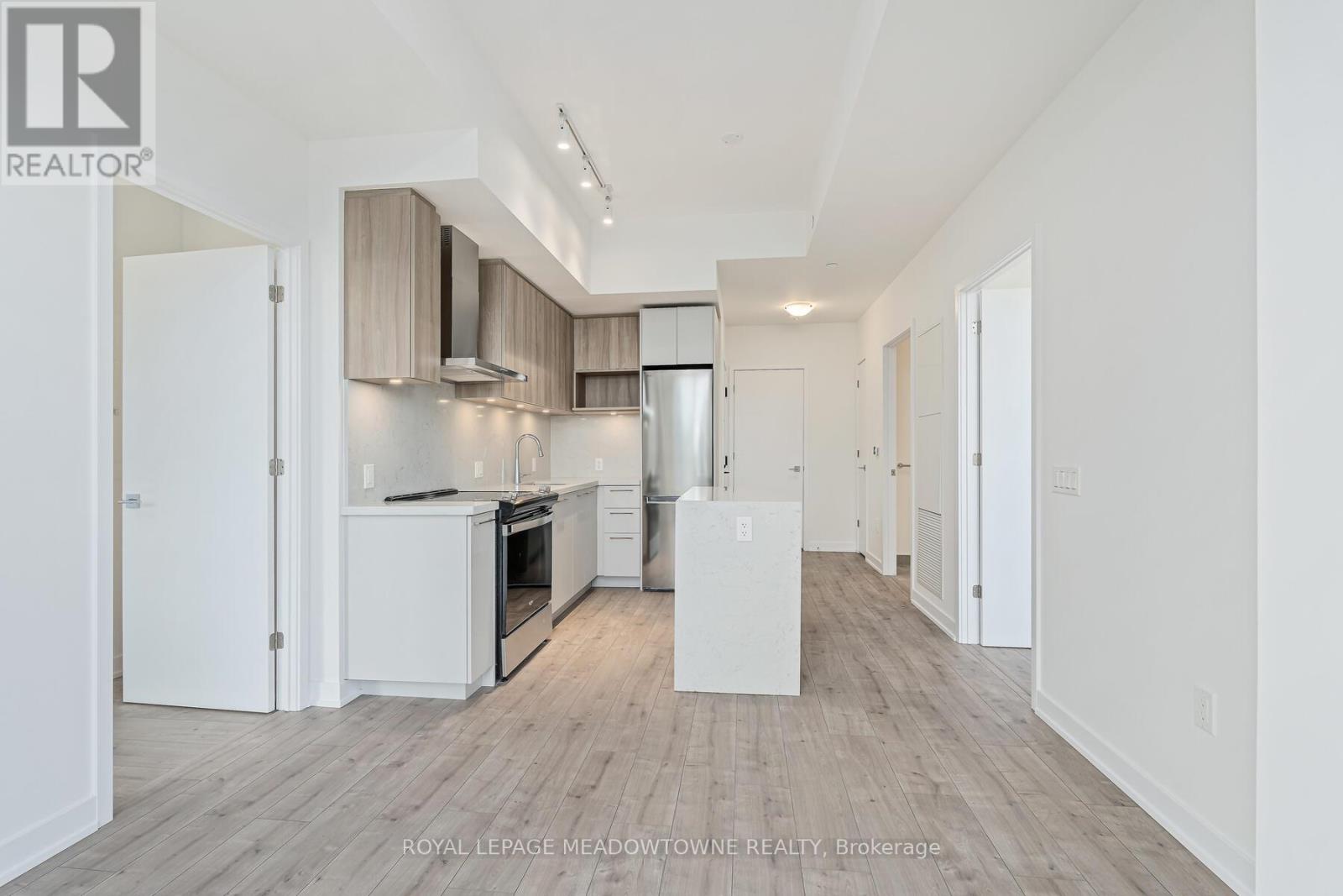 218 - 500 Plains Road, Burlington, Ontario  L7T 2E1 - Photo 13 - W12544092