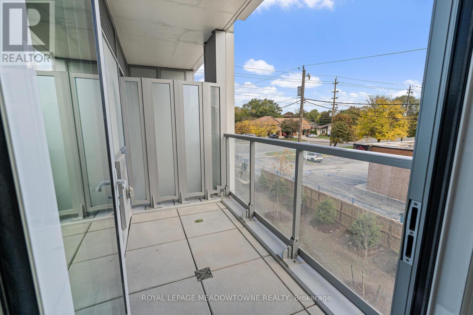 218 - 500 Plains Road, Burlington, Ontario  L7T 2E1 - Photo 25 - W12544092