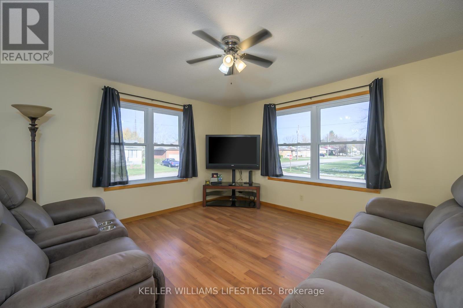 118 Main Street, West Elgin, Ontario  N0L 2P0 - Photo 11 - X12544116