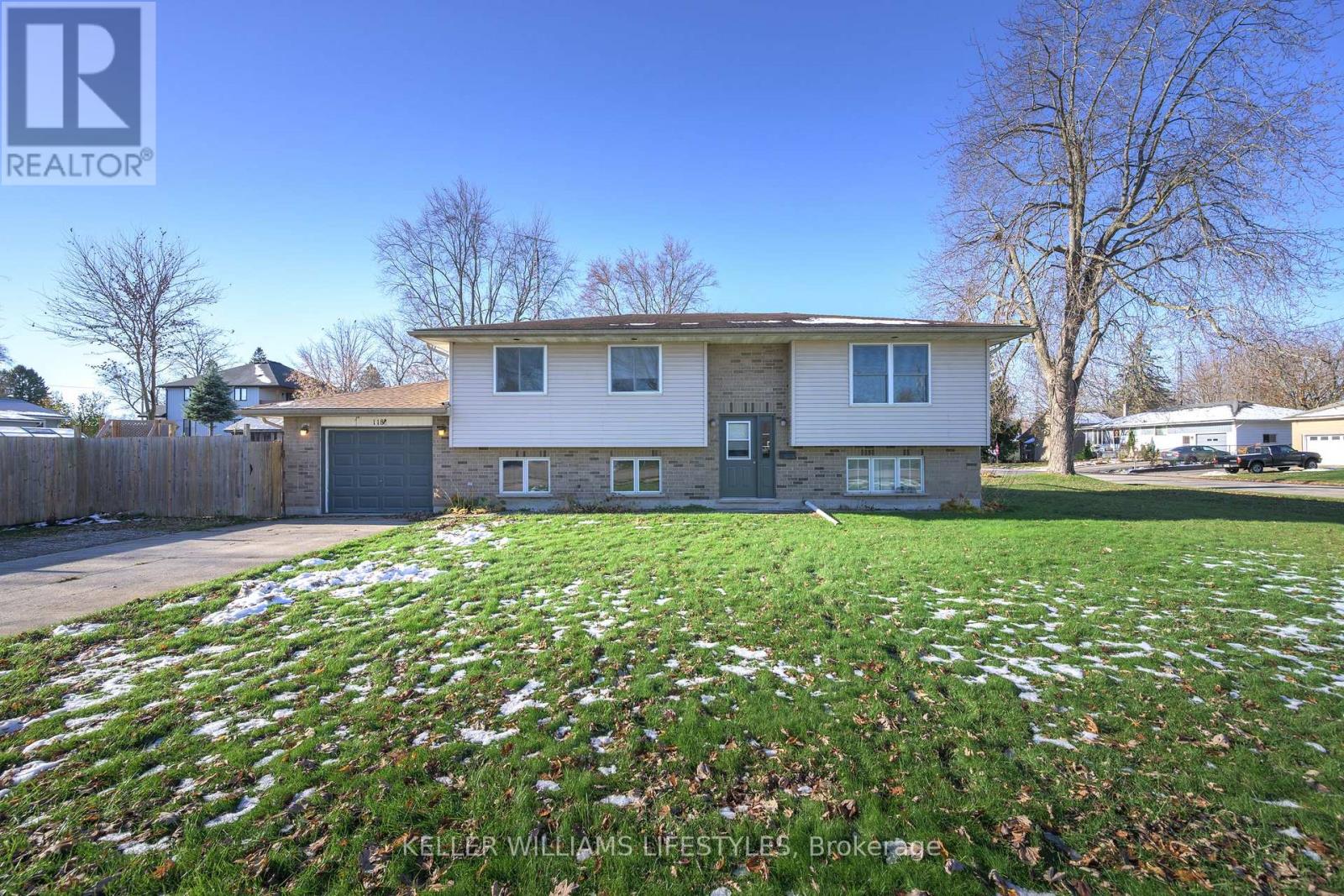 118 Main Street, West Elgin, Ontario  N0L 2P0 - Photo 2 - X12544116