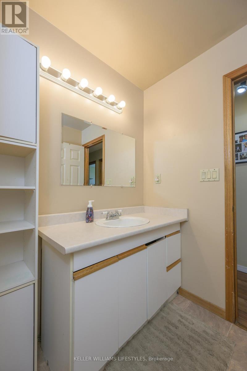 118 Main Street, West Elgin, Ontario  N0L 2P0 - Photo 21 - X12544116