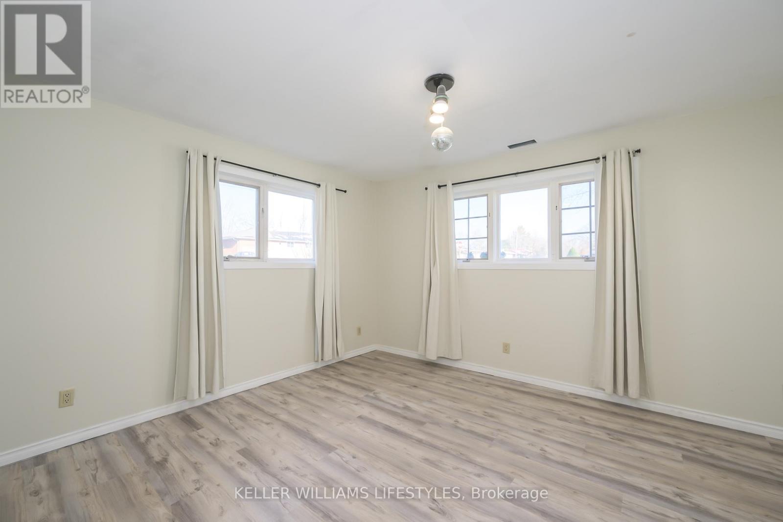 118 Main Street, West Elgin, Ontario  N0L 2P0 - Photo 25 - X12544116