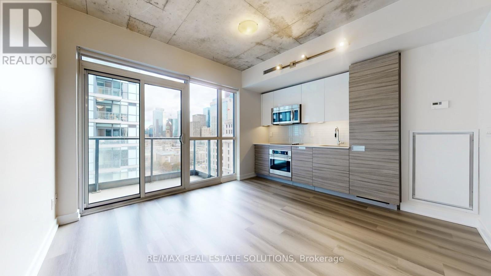 1303 - 210 Simcoe Street, Toronto, Ontario  M5T 0A9 - Photo 2 - C12445171