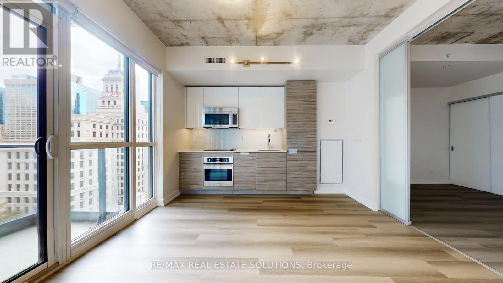 1303 - 210 Simcoe Street, Toronto, Ontario  M5T 0A9 - Photo 3 - C12445171