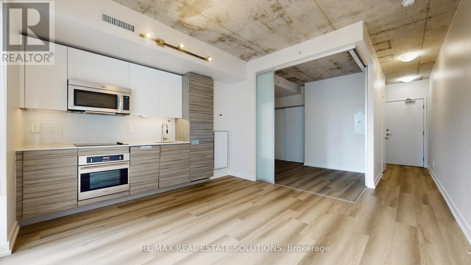 1303 - 210 Simcoe Street, Toronto, Ontario  M5T 0A9 - Photo 8 - C12445171