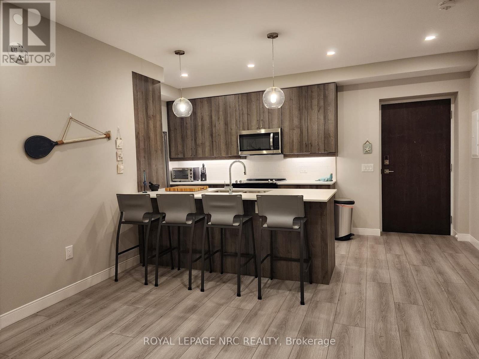 204 - 118 West Street, Port Colborne, Ontario  L3K 0B9 - Photo 14 - X12544128