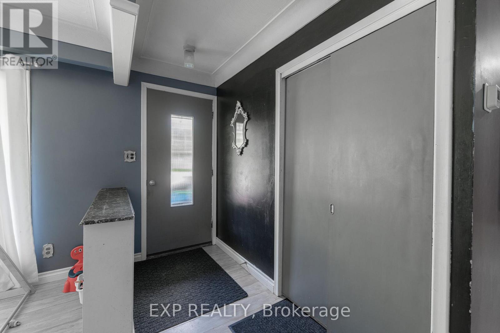 2896 Portage Road, Niagara Falls, Ontario  L2J 2J5 - Photo 10 - X12544140