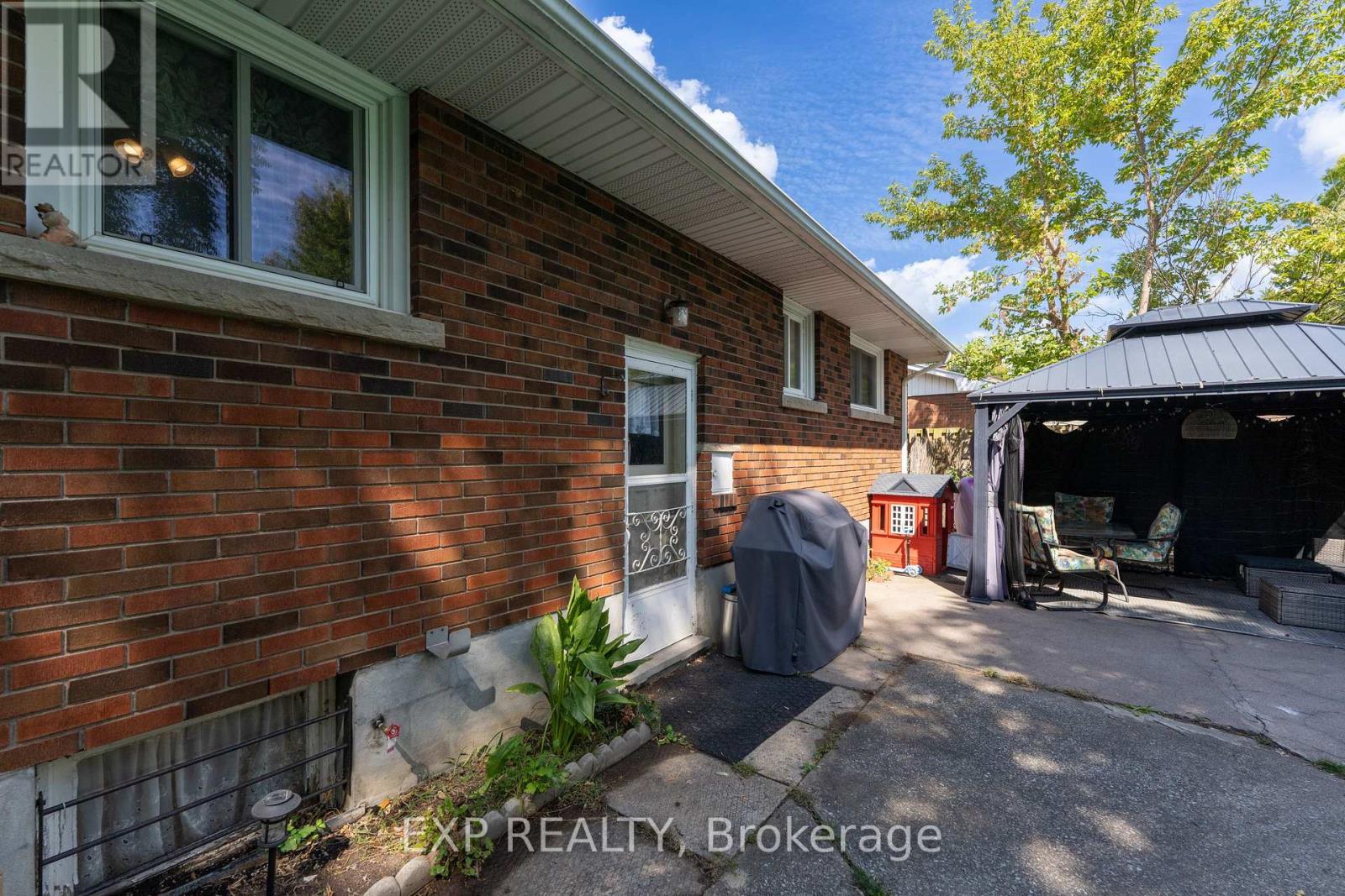 2896 Portage Road, Niagara Falls, Ontario  L2J 2J5 - Photo 34 - X12544140