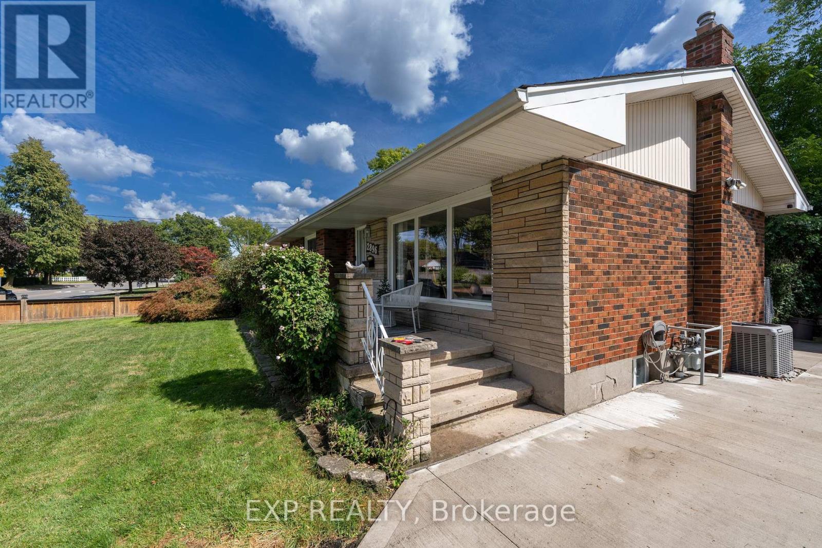 2896 Portage Road, Niagara Falls, Ontario  L2J 2J5 - Photo 8 - X12544140