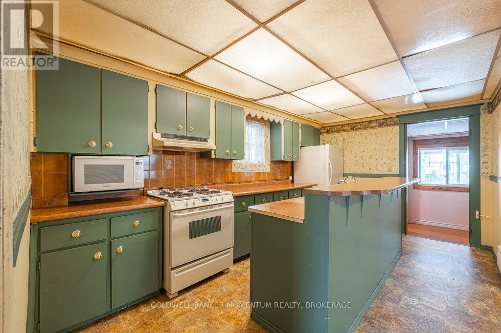 51 Sixth Street, Welland, Ontario  L3B 5A7 - Photo 11 - X12544146